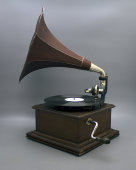 Граммофон «Exhibition gramophone Co.Limited», США