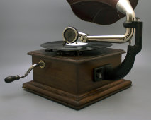 Граммофон «Exhibition gramophone Co.Limited», США