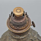 Старинная керосиновая лампа «Гномы-пожарные», шпиатр, латунь, деревянная подставка, Gaudard, Франция, 1-я пол. 20 в.