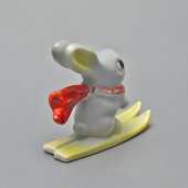 Статуэтка «Заяц на лыжах», скульптор Мельник К., Барановский фарфоровый завод, 1960-е