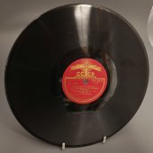 Исп. Уральский русский народный хор: «Уральская рябинушка». Апрелевский завод. 1950е гг.