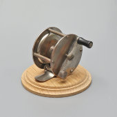Старинная сувенирная рыболовная катушка, подарок рыбаку, латунь, бакелит, дерево, Европа, 1-я пол. 20 в.
