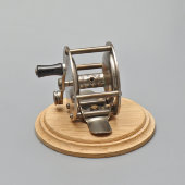 Старинная сувенирная рыболовная катушка, подарок рыбаку, латунь, бакелит, дерево, Европа, 1-я пол. 20 в.