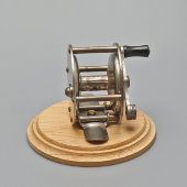 Старинная сувенирная рыболовная катушка, подарок рыбаку, латунь, бакелит, дерево, Европа, 1-я пол. 20 в.