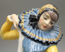 Статуэтка «Немецкая актриса Анита Бербер в образе Пьеретты», скульптор Константин Хольцер-Дефанти, мануфактура Розенталь, Германия, 1920-е
