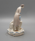 Фарфоровая статуэтка СССР «Золушка», скульптор Бржезицкая А. Д., Дулево, 1940-е гг.