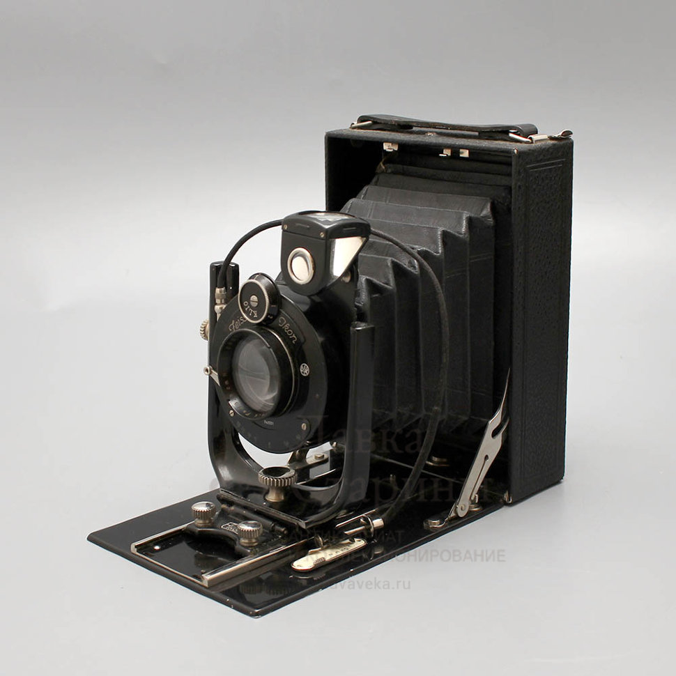 Антикварный фотоаппарат «Zeiss Ikon», Германия, компания Zeiss