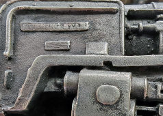 Подарок железнодорожнику, модель британского пассажирского паровоза «92220 Evening Star» (Вечерняя звезда), белый металл, дерево, Великобритания, 1960-70 гг.