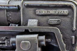 Подарок железнодорожнику, модель британского пассажирского паровоза «92220 Evening Star» (Вечерняя звезда), белый металл, дерево, Великобритания, 1960-70 гг.