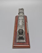 Подарок железнодорожнику, модель британского пассажирского паровоза «92220 Evening Star» (Вечерняя звезда), белый металл, дерево, Великобритания, 1960-70 гг.