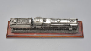 Подарок железнодорожнику, модель британского пассажирского паровоза «92220 Evening Star» (Вечерняя звезда), белый металл, дерево, Великобритания, 1960-70 гг.