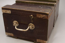 Походная военная аптечка, дерево, металлические ручки и накладки