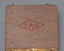 Старинный компас в деревянном футляре с крышкой CAC, Европа, 1920-30 гг.