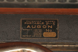 Старинный портативный граммофон «Augon», модель P-5, Япония, 1930-40 гг.