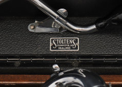 Раритетный патефон «His Master's Voice» в черном цвете, модель 102,​ The Gramophone Company Ltd., Англия, 1930-50 гг.