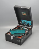 Раритетный патефон «His Master's Voice» в черном цвете, модель 102,​ The Gramophone Company Ltd., Англия, 1930-50 гг.