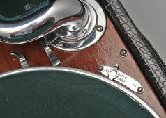 Раритетный патефон «His Master's Voice» в черном цвете, модель 102,​ The Gramophone Company Ltd., Англия, 1930-50 гг.