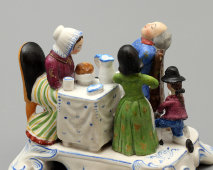 Скульптурная группа-миниатюра «За столом», бисквит, Гарднер, 1870-90 гг.