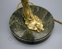 Настольная лампа Настольная лампа «Лебедь»​, Европа, нач. 20 в., бронза, натуральный камень, абажур из зеленого стекла