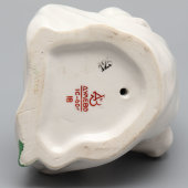 Статуэтка «Калмычка с книгой», скульптор Богданова О. М., фарфор, Дулево, 1960 г.