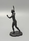 Советская спортивная статуэтка «Теннисистка», скульптор Клименкова-Краузе Л. К., чугунное литье Касли, 1972 г.