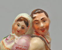 Статуэтка «Гармонист с подругой» (Частушки), старая Гжель, фарфор, 1920-е