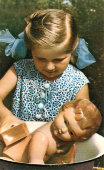 Почтовая открытка СССР «Любимая кукла», издательство «Планета», 1969 г.