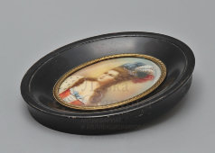 Старинная миниатюра знатной дамы в овальной рамке, фоторамка, дерево, латунь, Франция, кон. 19 в.