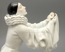 Статуэтка «Пьеро с маской», скульптор Доротея Шароль, Schwarzburger Werkstätte, Германия, 1920-е