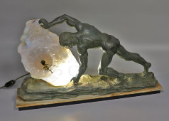 Настольная скульптура атлета с часами-светильником в стиле ар-деко, шпиатр, стекло, оникс, Франция, 1930-е