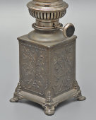 Старинная керосиновая лампа с цветочным декором, шпиатр, стекло, Kästner&Töbelmann (K&T), Эрфурт, Германия, нач. 20 в.