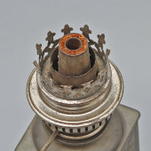 Старинная керосиновая лампа с цветочным декором, шпиатр, стекло, Kästner&Töbelmann (K&T), Эрфурт, Германия, нач. 20 в.