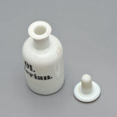 Старинный аптечный флакон, бутылёк «Масло валерианы», молочное стекло, Европа, нач. 20 в.