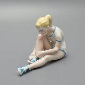 Статуэтка «Перед игрой», скульптор О. Рапай, Киевский ЭКХЗ, 1950-62 гг.