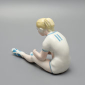 Статуэтка «Перед игрой», скульптор О. Рапай, Киевский ЭКХЗ, 1950-62 гг.