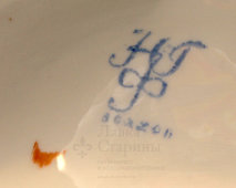 Крышка от масленки «Жница в снопах» (агитация), автор Данько Н. Я., ГФЗ, Волхов, 1920-е