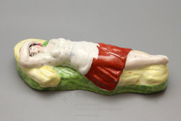 Крышка от масленки «Жница в снопах» (агитация), автор Данько Н. Я., ГФЗ, Волхов, 1920-е