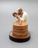 Фарфоровая статуэтка «Старик-крестьянин, пьющий воду из ковша», завод Попова