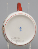 Чайная пара из сервиза «Жница», Дулево, 1920-е гг., по рисунку М. М. Адамовича, фарфор, деколь. 