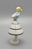 Статуэтка «Девушка с ромашками», скульптор Щербина В. И., Барановский фарфоровый завод, 1960-е