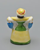 Статуэтка-миниатюра «Водоноска» из серии «Ярмарка», скульптор Андрианова Т. В., фарфор, Вербилки, 1950-60 гг.