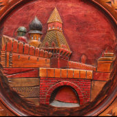 Настенная декоративная тарелка «Кремль», русский стиль, дерево, резьба, Россия, 1-я пол. 20-го в.