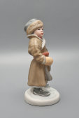 Статуэтка «Мужичок с ноготок», скульптор Маслов В. А., бисквит, Первомайский фарфоровый завод (Песочное), 1950-е
