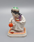 Статуэтка «Маленькая хозяйка» (Узбечка с чайником), скульптор Богданова О. М., ДЗ Дулево, 1954 г.