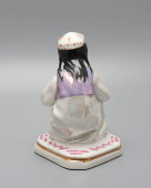 Статуэтка «Маленькая хозяйка» (Узбечка с чайником), скульптор Богданова О. М., ДЗ Дулево, 1960 г.