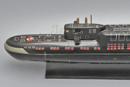 Модель атомной подводной лодки проекта 667 БДРМ «Дельфин», дерево, металл, СССР, 1980-е