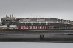 Модель атомной подводной лодки проекта 667 БДРМ «Дельфин», дерево, металл, СССР, 1980-е