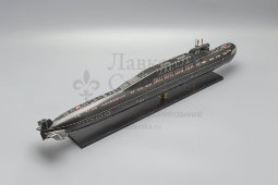 Модель атомной подводной лодки проекта 667 БДРМ «Дельфин», дерево, металл, СССР, 1980-е