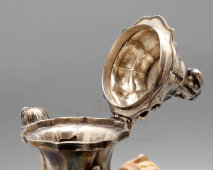 Комплект предметов столового серебра: чайник, кувшин, молочник, сахарница, 900 проба, кость, Италия, 19 в.