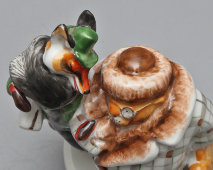 Статуэтка «Лиса и бобёр» по мотивам басни Михалкова С. В., скульптор Воробьев Б. Я., художник Ризнич И. И., ЛФЗ, 1950-60 гг.